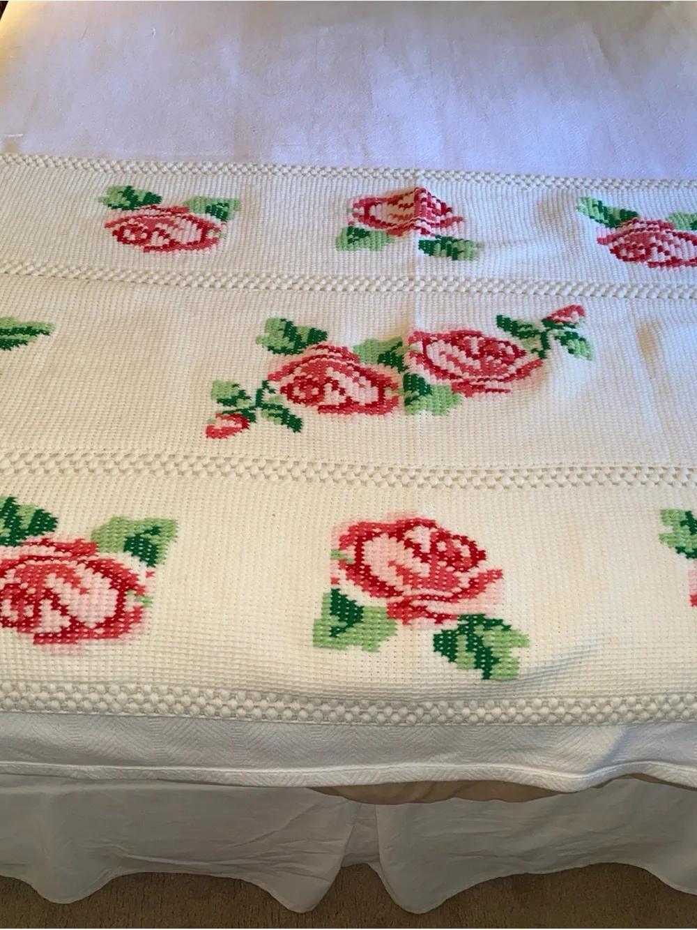 Hand crochet Afghan throw cottage rose Crosstitch cottage core 38“ x 80“ – B 12